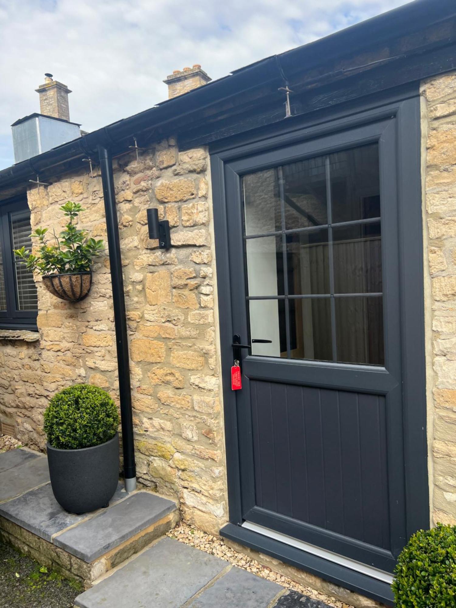 Priory Tearooms Burford With Rooms Eksteriør billede
