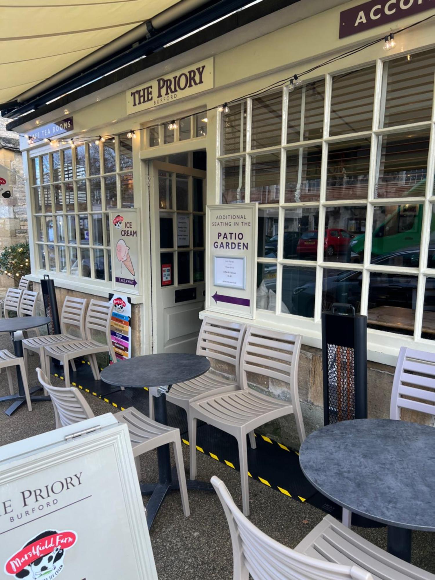 Priory Tearooms Burford With Rooms Eksteriør billede